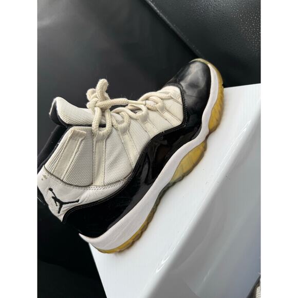 Nike Air Jordan Retro 11s - Black and White - Size 8M main image 7